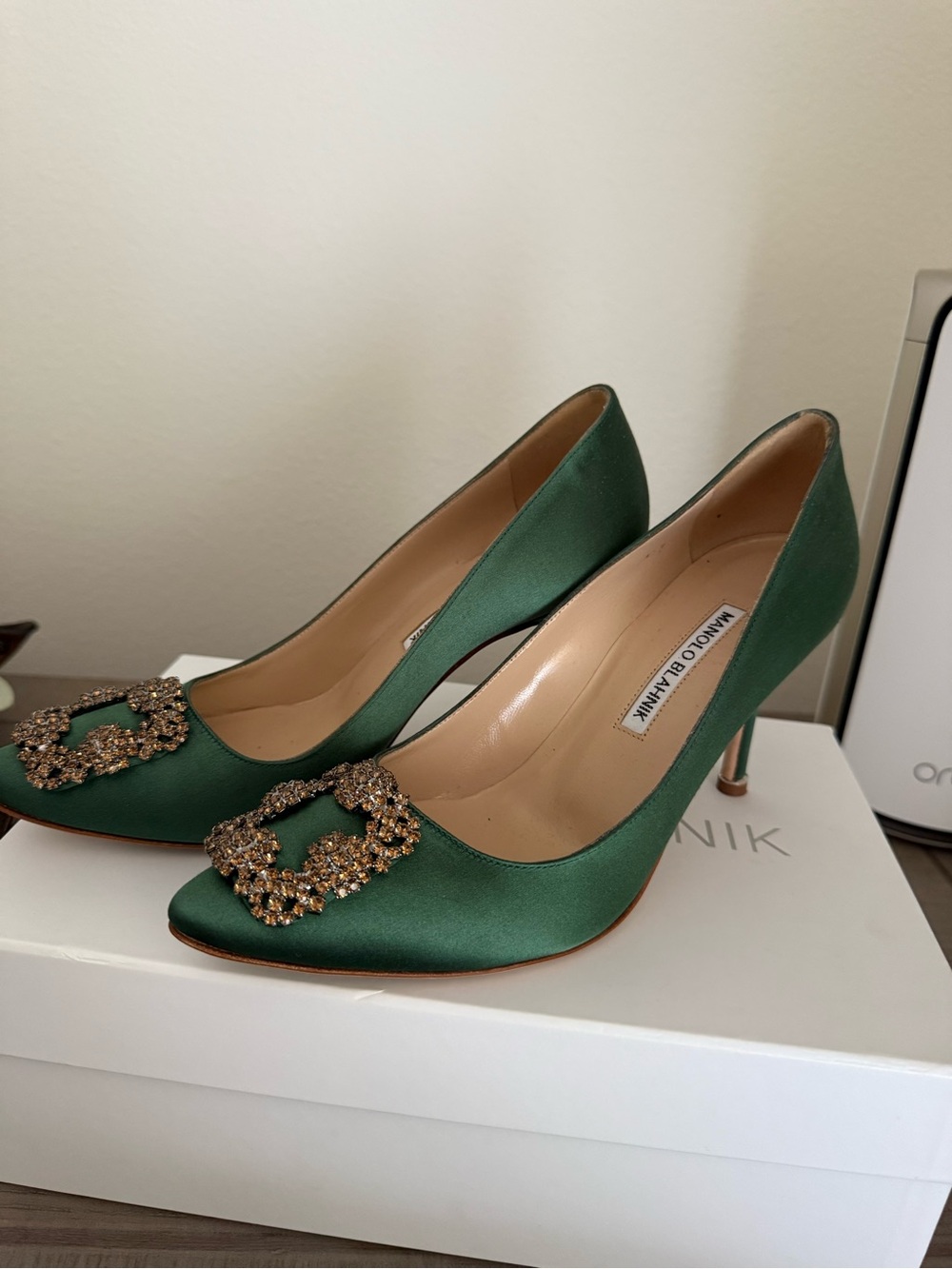 Manolo Blahnik Emerald Green Satin Crystal Buckle Pumps - Picture 2 of 4